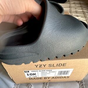 Toddler Yeezy slides
